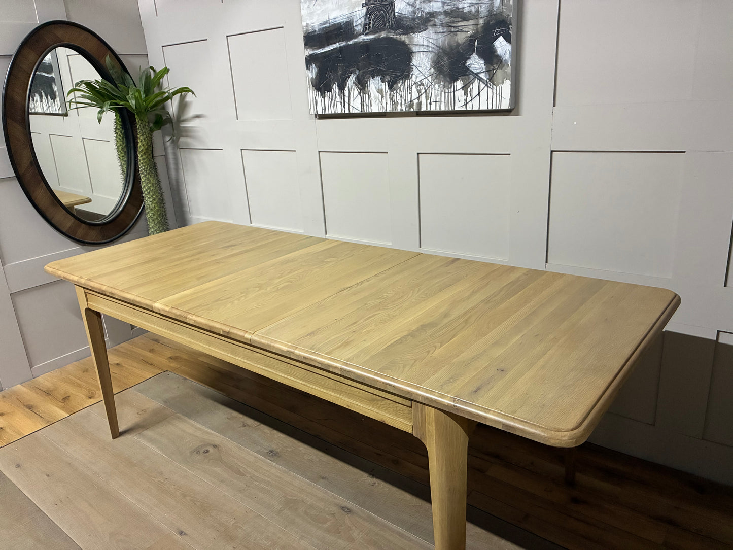 NEWTON Light Natural Solid Oak 6-8 Seater Extendable Dining Table