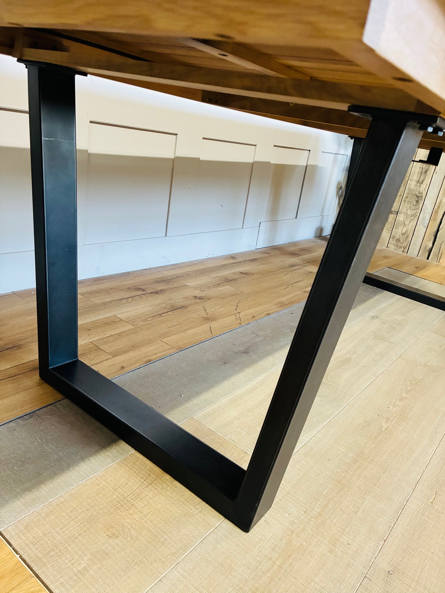 John Lewis Calia 8-10 Seater Extending Dining Table, Oak R41 Rrp 999d