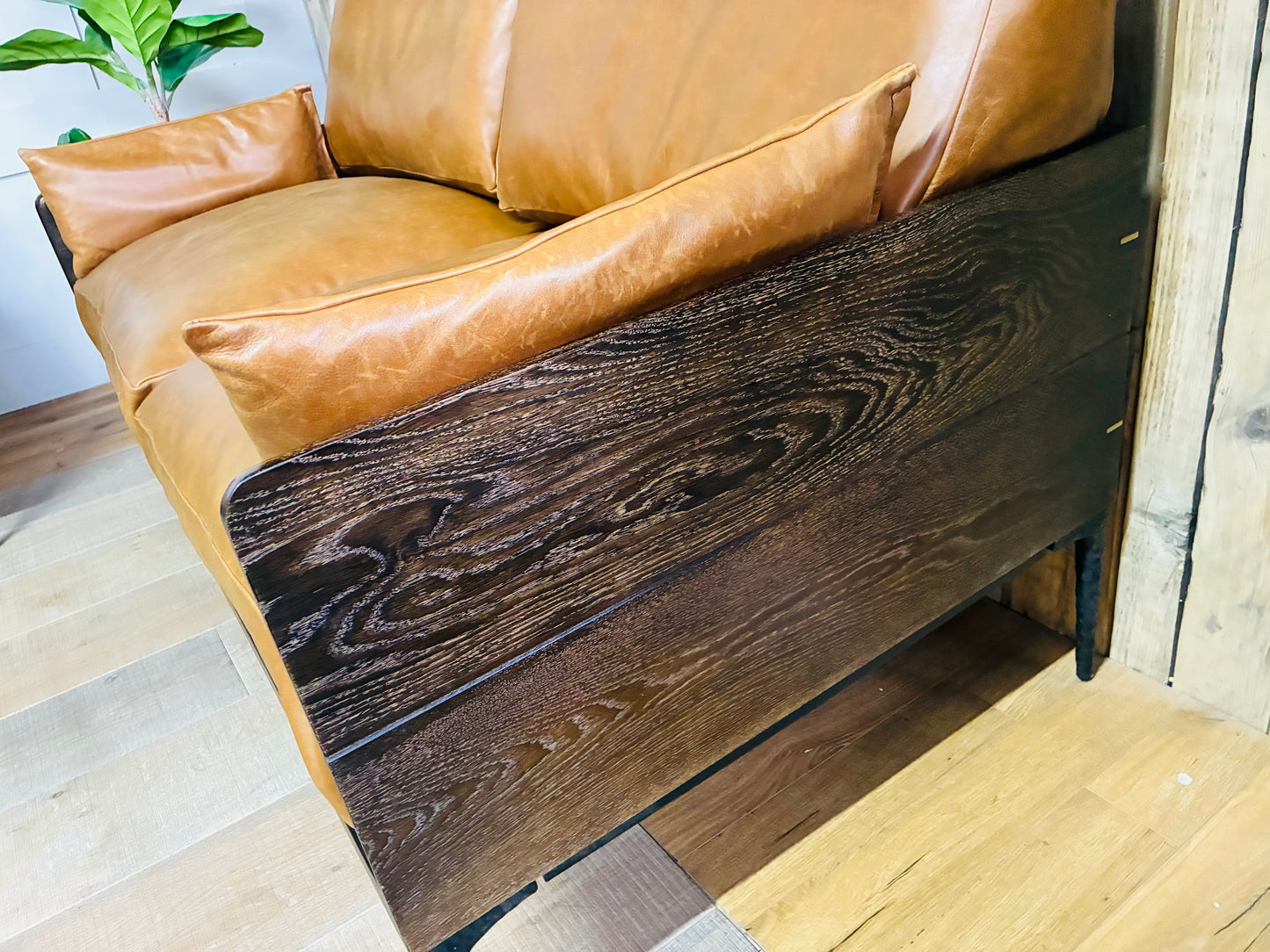 Bradlee 2.5 Seater Leather/oak Sofas Rrp £5000