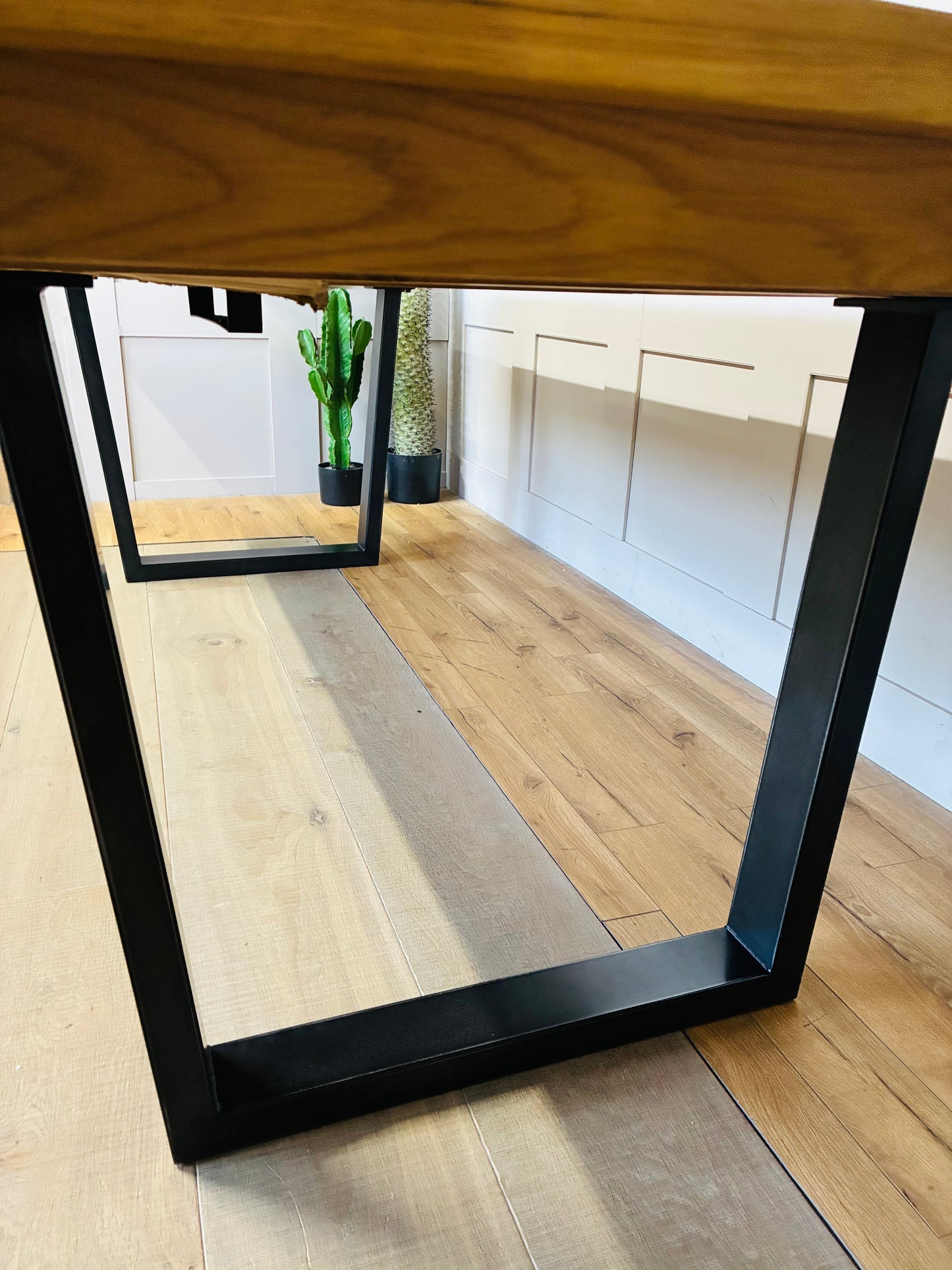 John Lewis Calia 8-10 Seater Extending Dining Table, Oak R41 Rrp 999d
