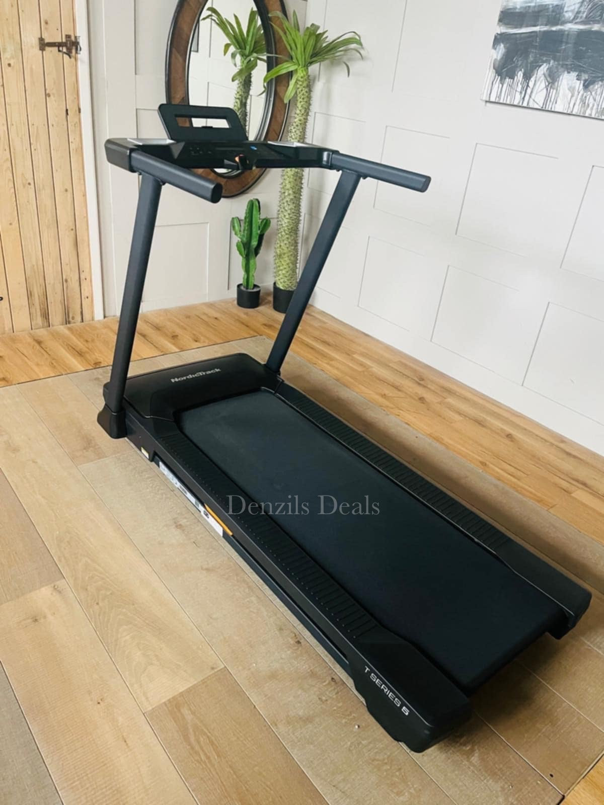 Nordic Track T Series 5 Treadmill, Home Exercise & Fitness R43 RRP £699