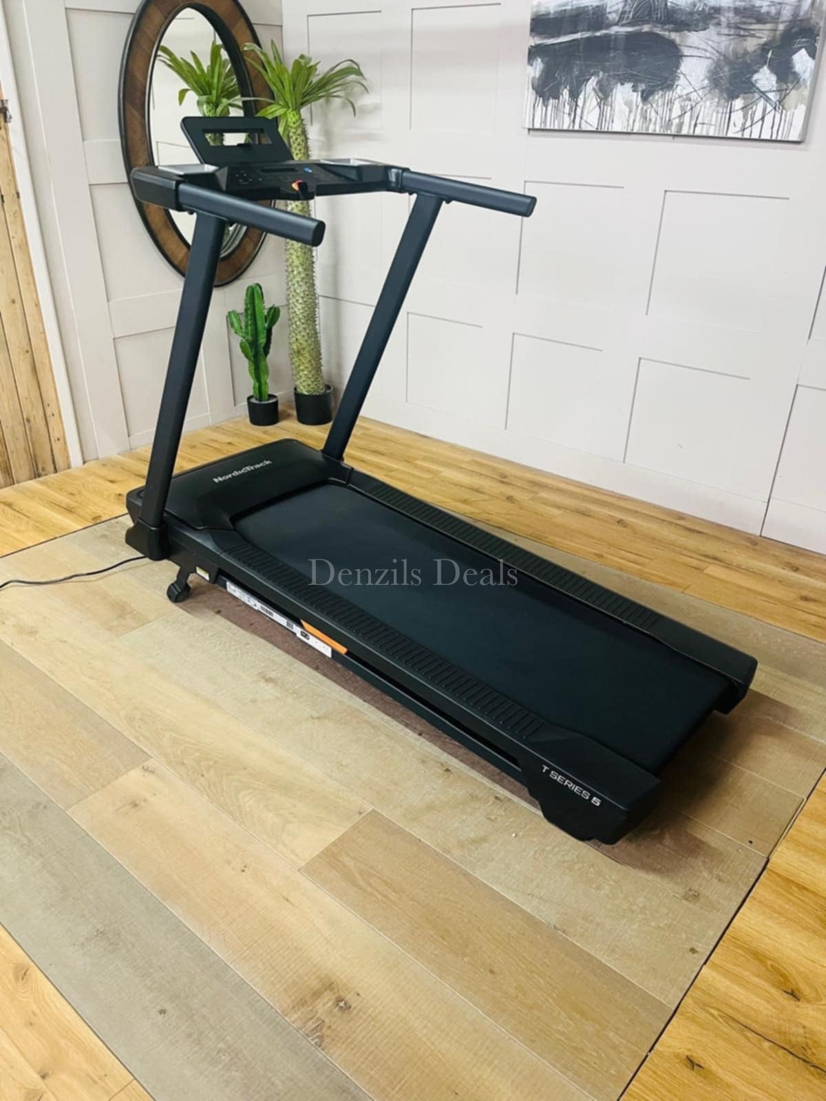 Nordic Track T Series 5 Treadmill, Home Exercise & Fitness R43 RRP £699