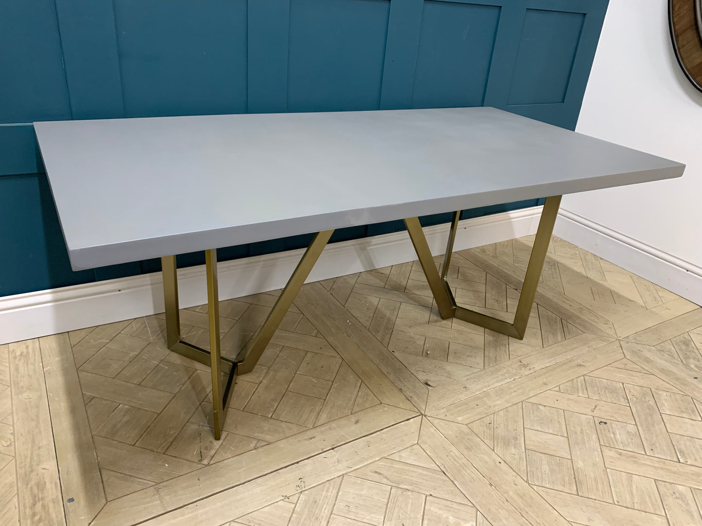 West Elm Tower Dining Table - Concrete (chri