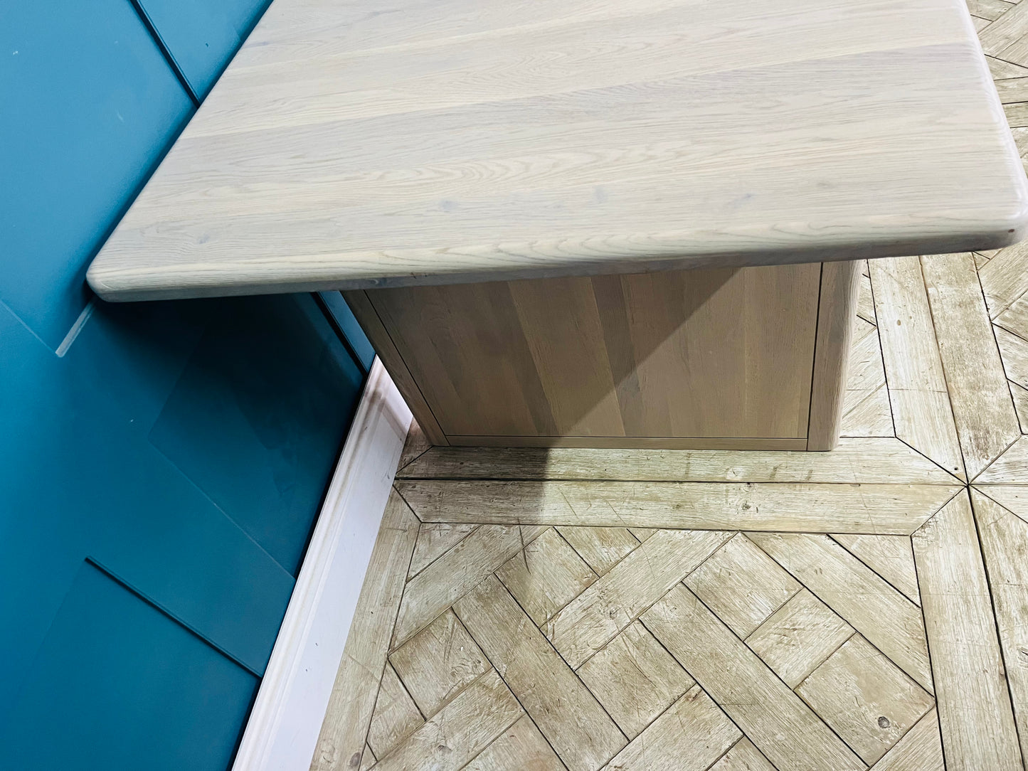 GATSBY Washed Oak Extending Dining Table