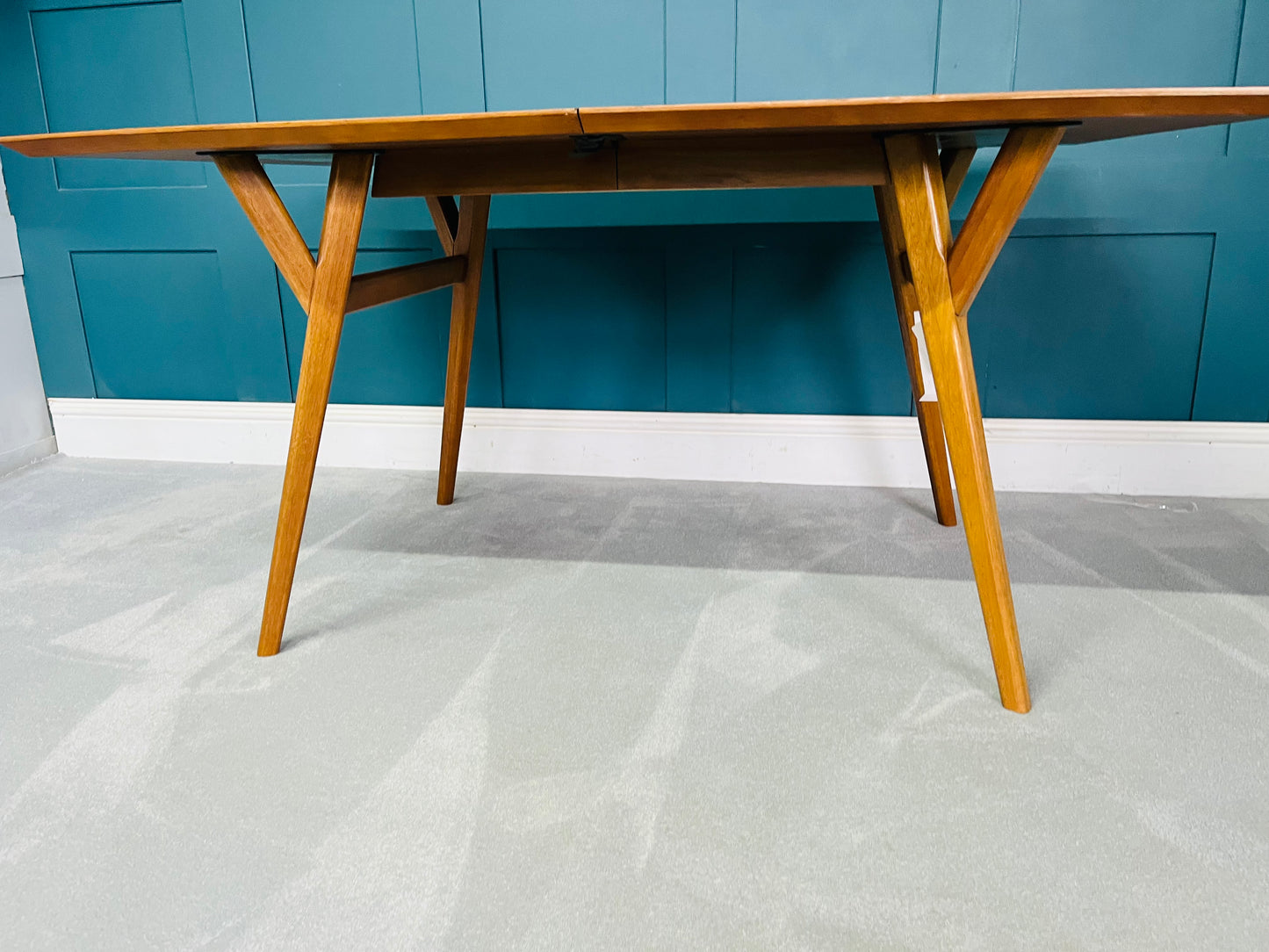 West elm Mid Century dining table 152cm *No Leaf*