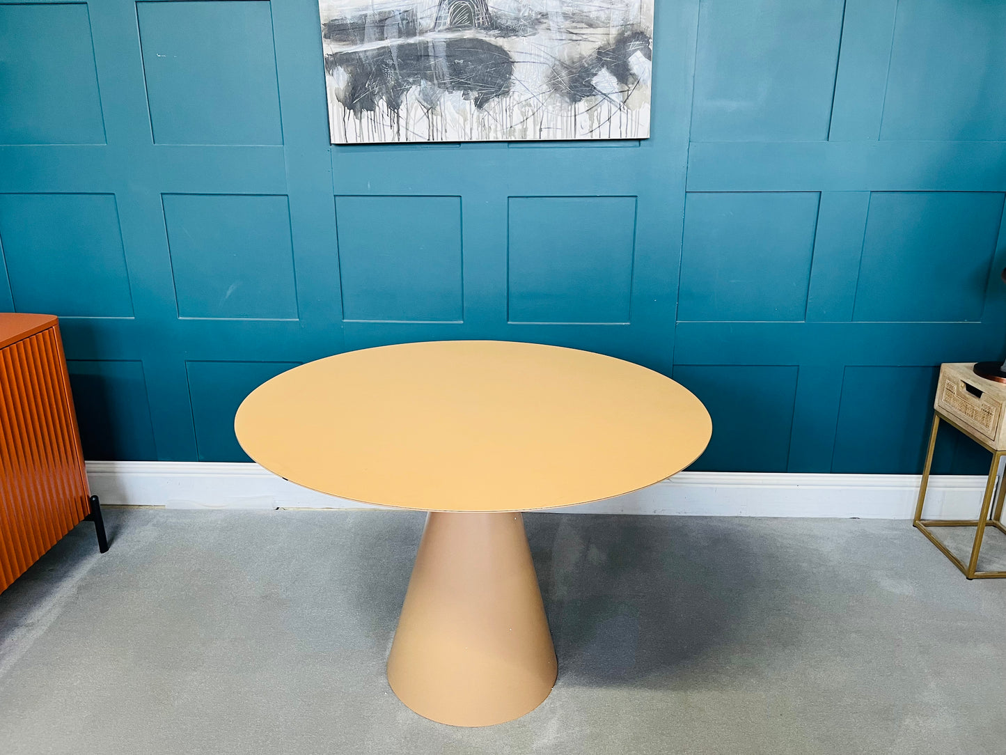 AM.PM Mayra Round Linoleum Table (Seats 3-4) R45