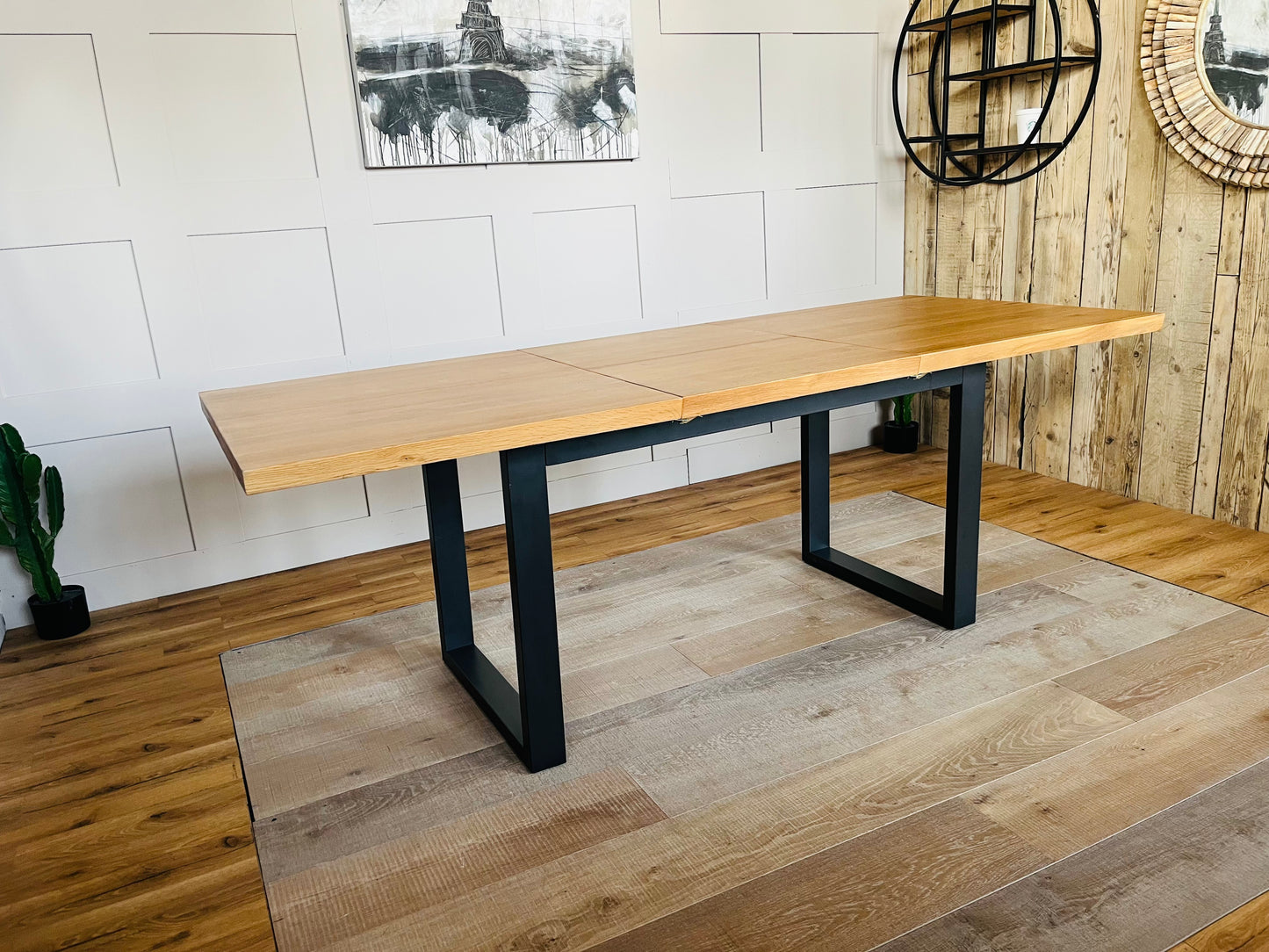 Oak Furnitureland Maine Solid Oak 8-10 Seat Extending Dining Table R26