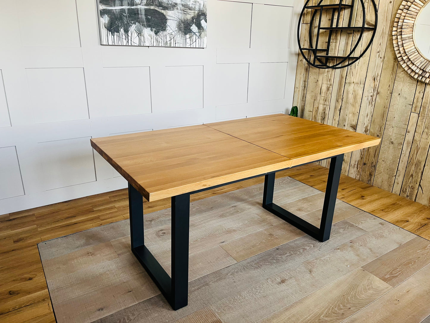 Oak Furnitureland Maine Solid Oak 8-10 Seat Extending Dining Table R26