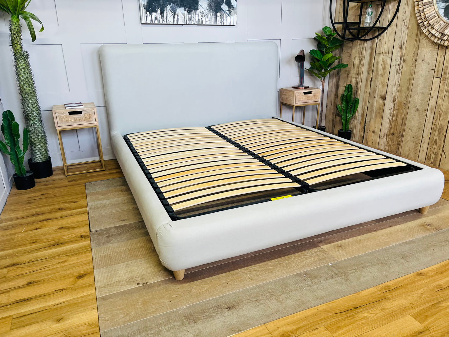 Loaf Ruffle Super king Size Bed R48