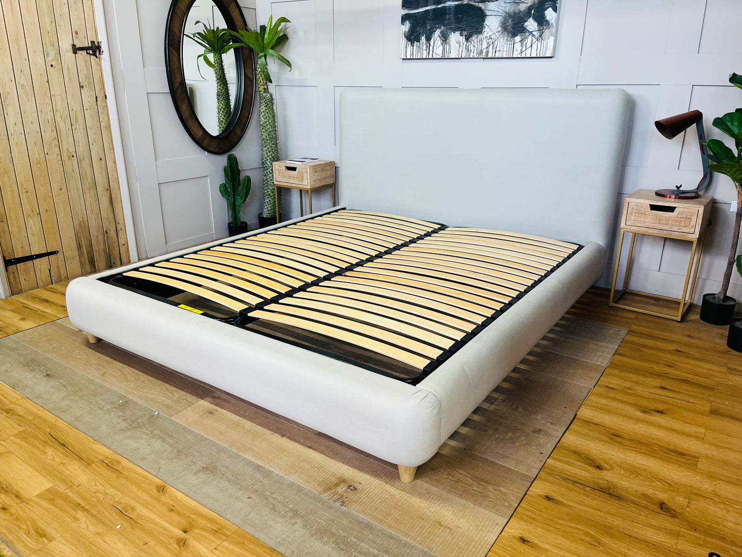 Loaf Ruffle Super king Size Bed R48