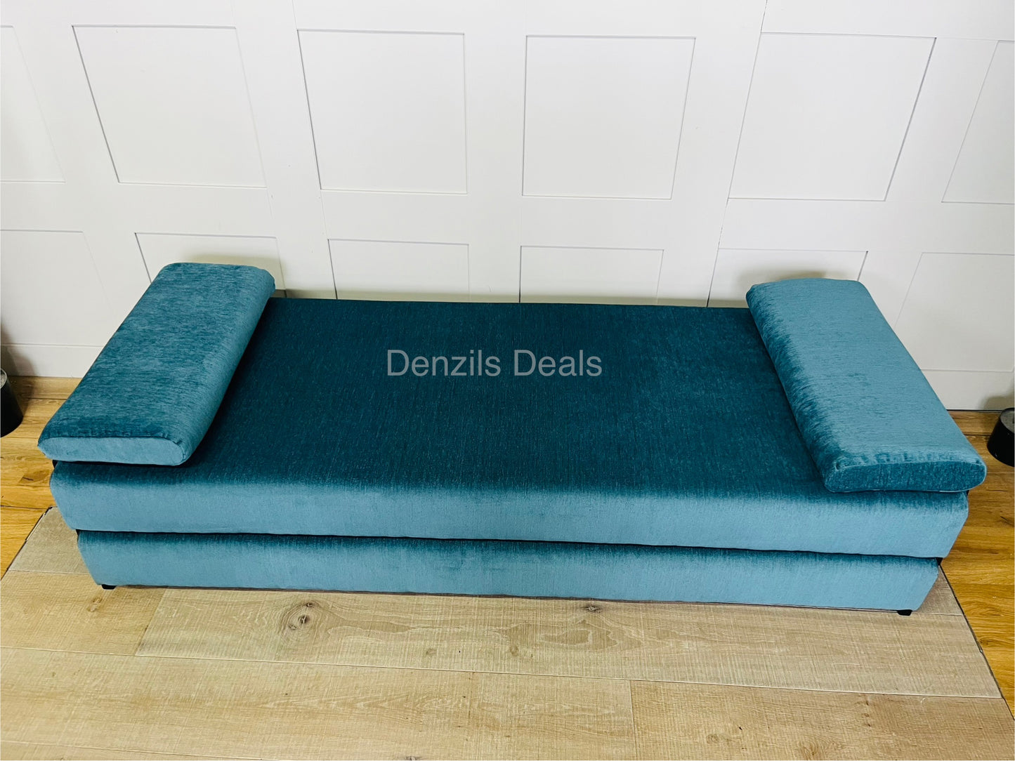 Innovative Duplet Daybed with Powder Coated Metal Legs