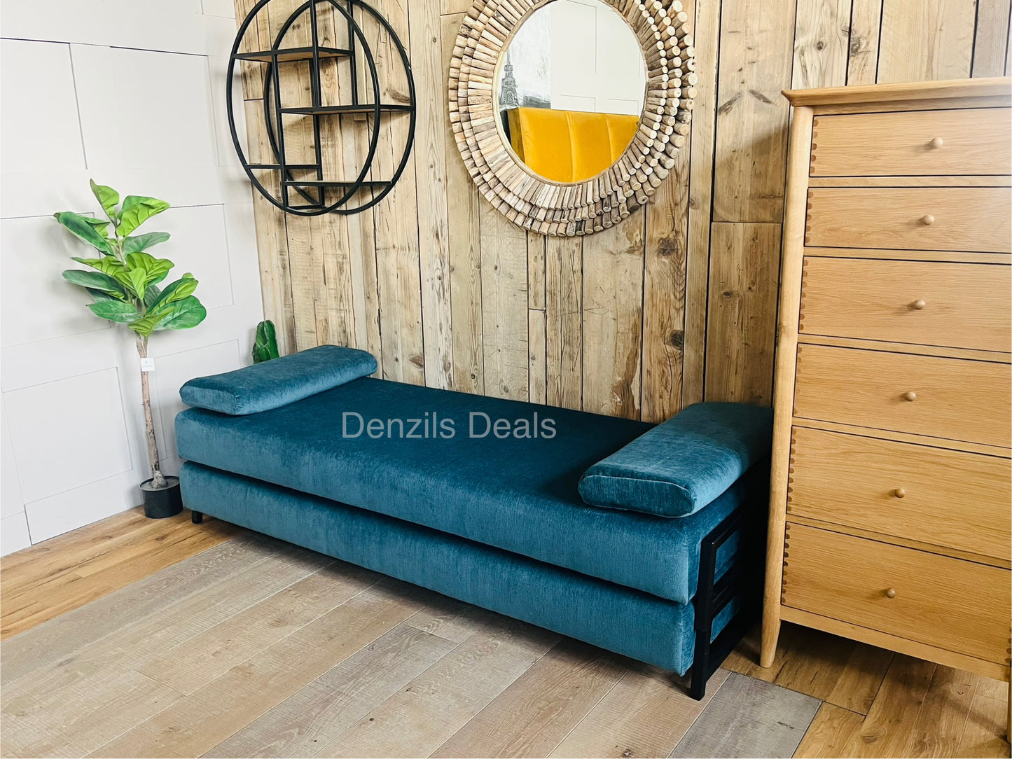 Innovative Duplet Daybed with Powder Coated Metal Legs