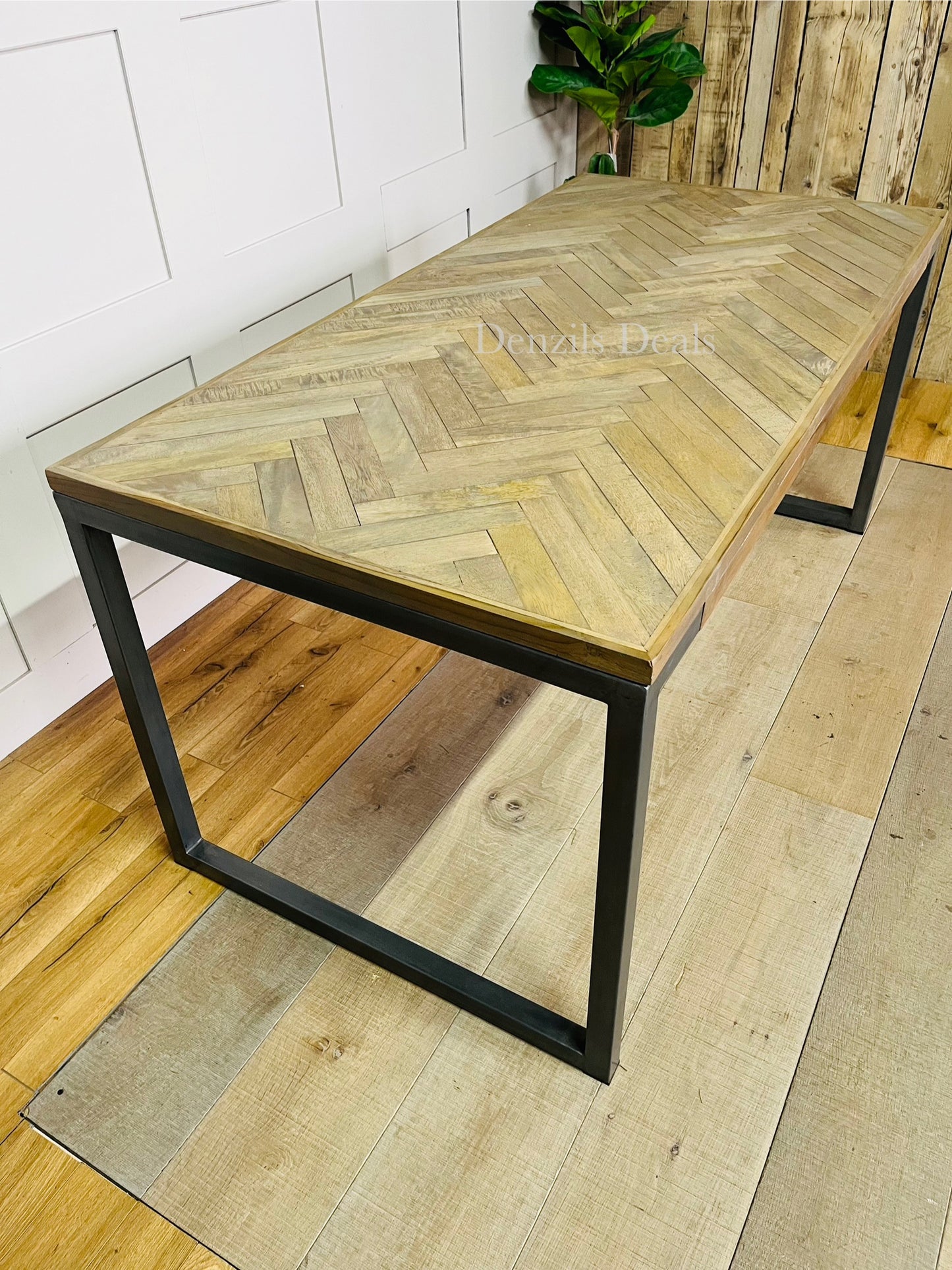 Cumo 160cm Mango Wood Dining Table R19