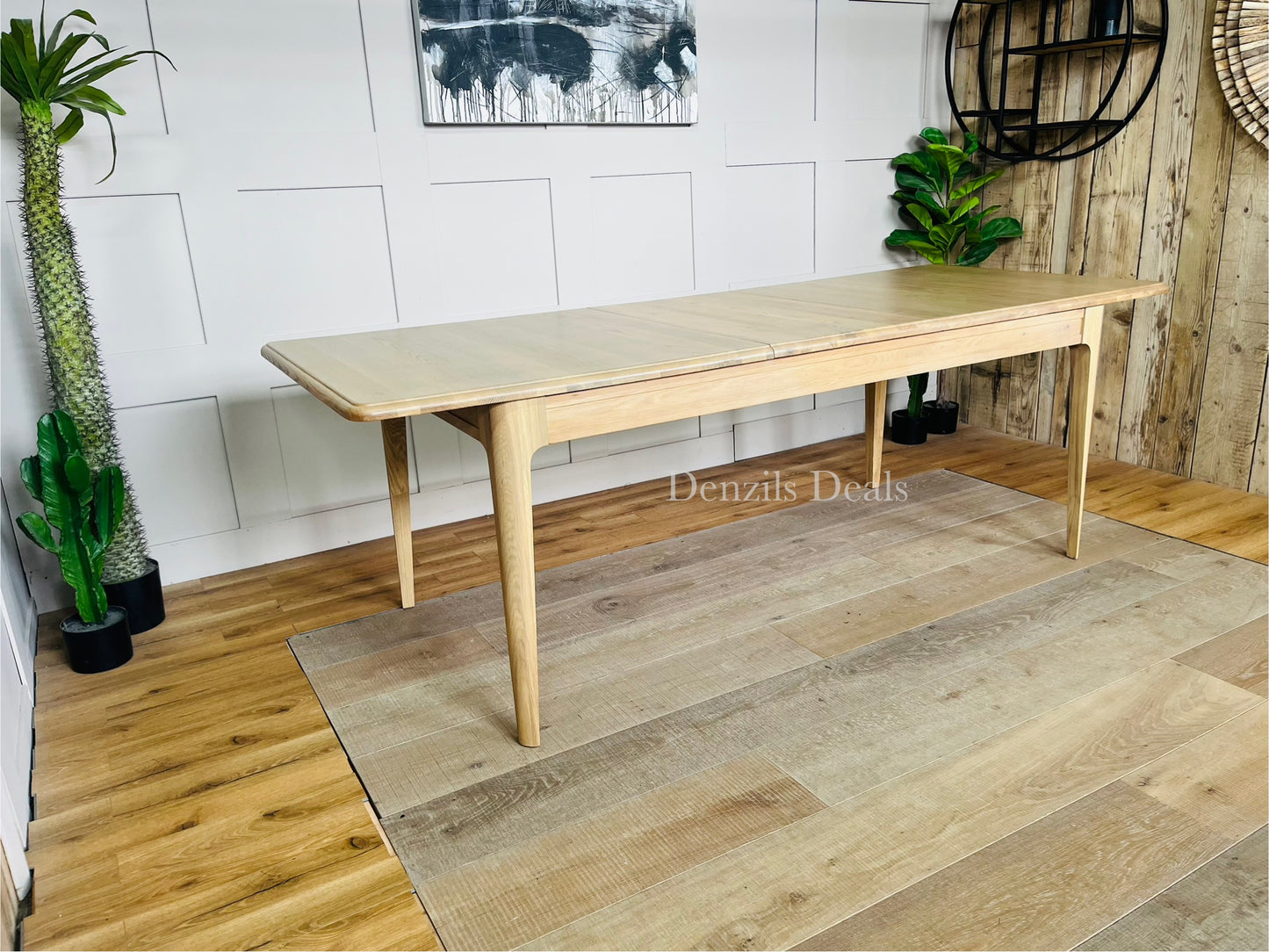 NEWTON Light Natural Solid Oak 6-8 Seater Extendable Dining Table