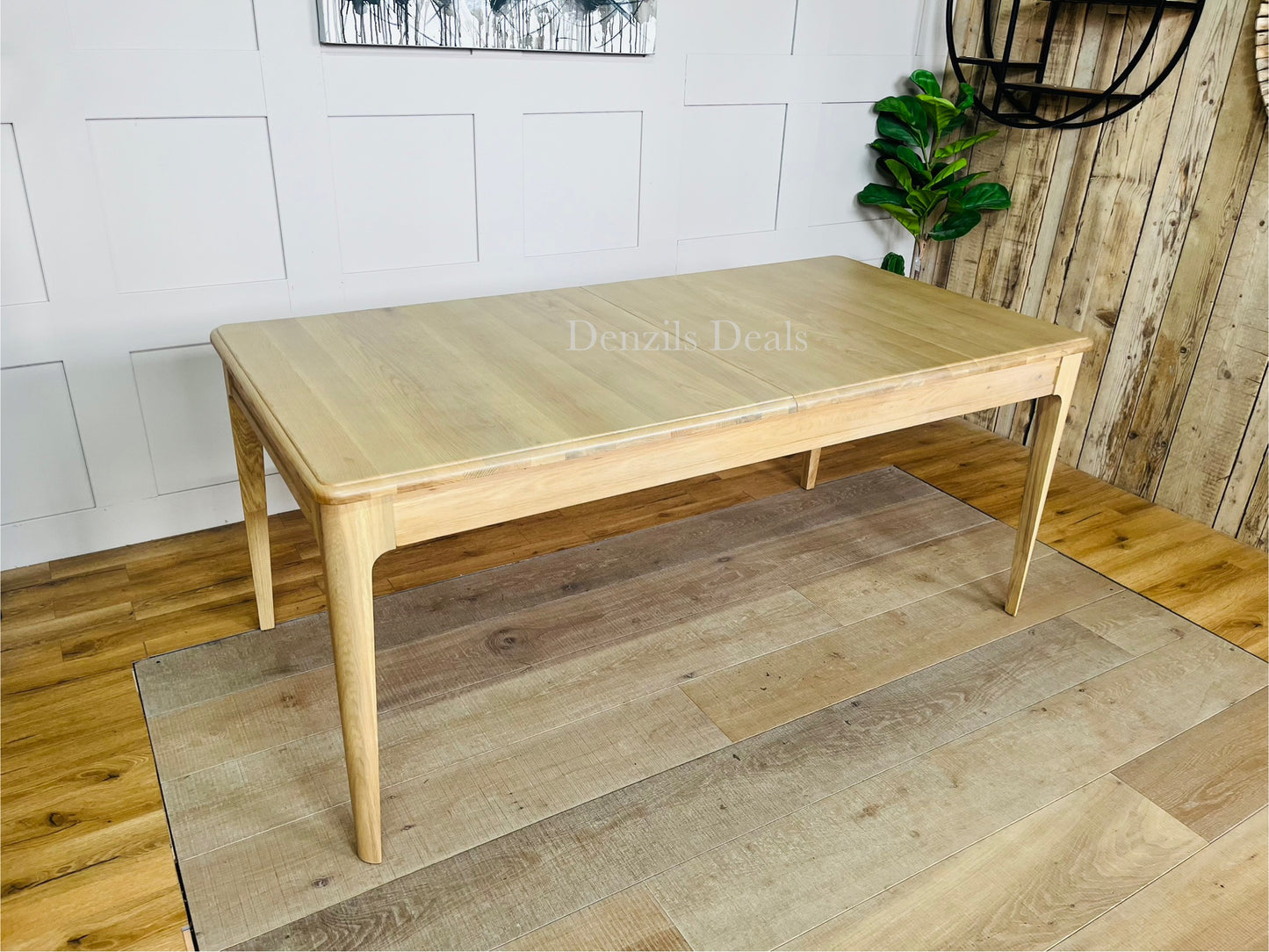 NEWTON Light Natural Solid Oak 6-8 Seater Extendable Dining Table