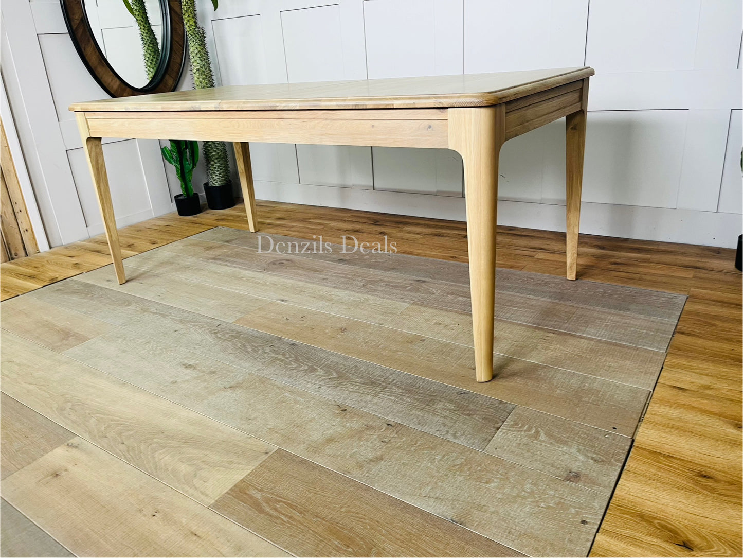 NEWTON Light Natural Solid Oak 6-8 Seater Extendable Dining Table