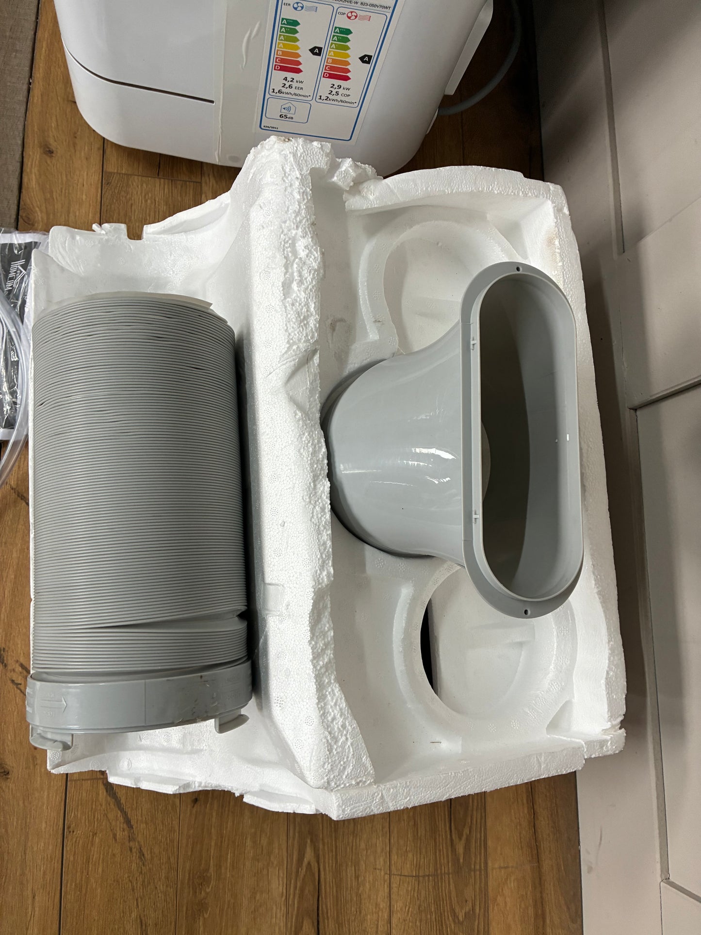 HOMCOM Air Conditioner 14,000 BTU 5 in 1 Mobile - White - 823-050V70WT R45