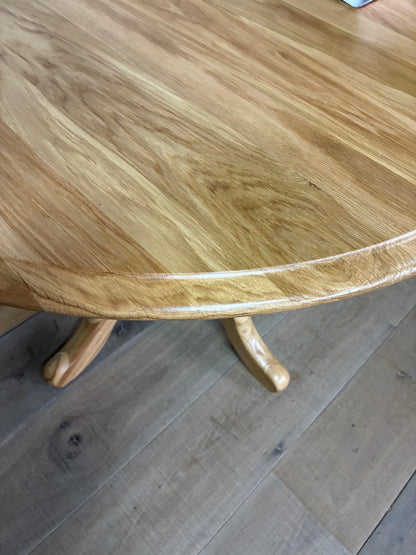 Hertford/Whatley 100cm-130cm extending Round Oak Pedestal Table 
 RRP £599