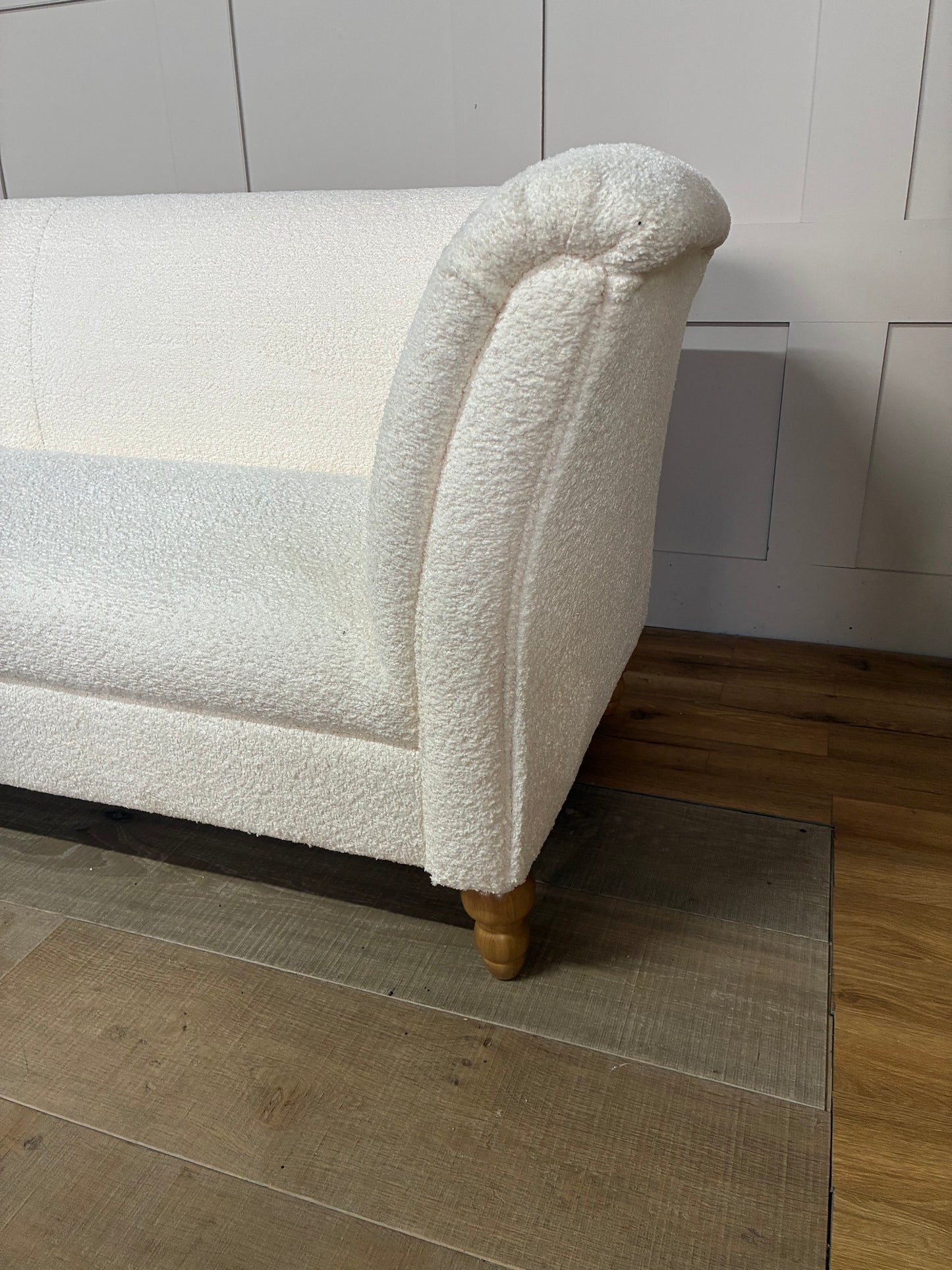 GRANDY LARGE 3 SEATER SOFA IN boucle Rrp £2359..