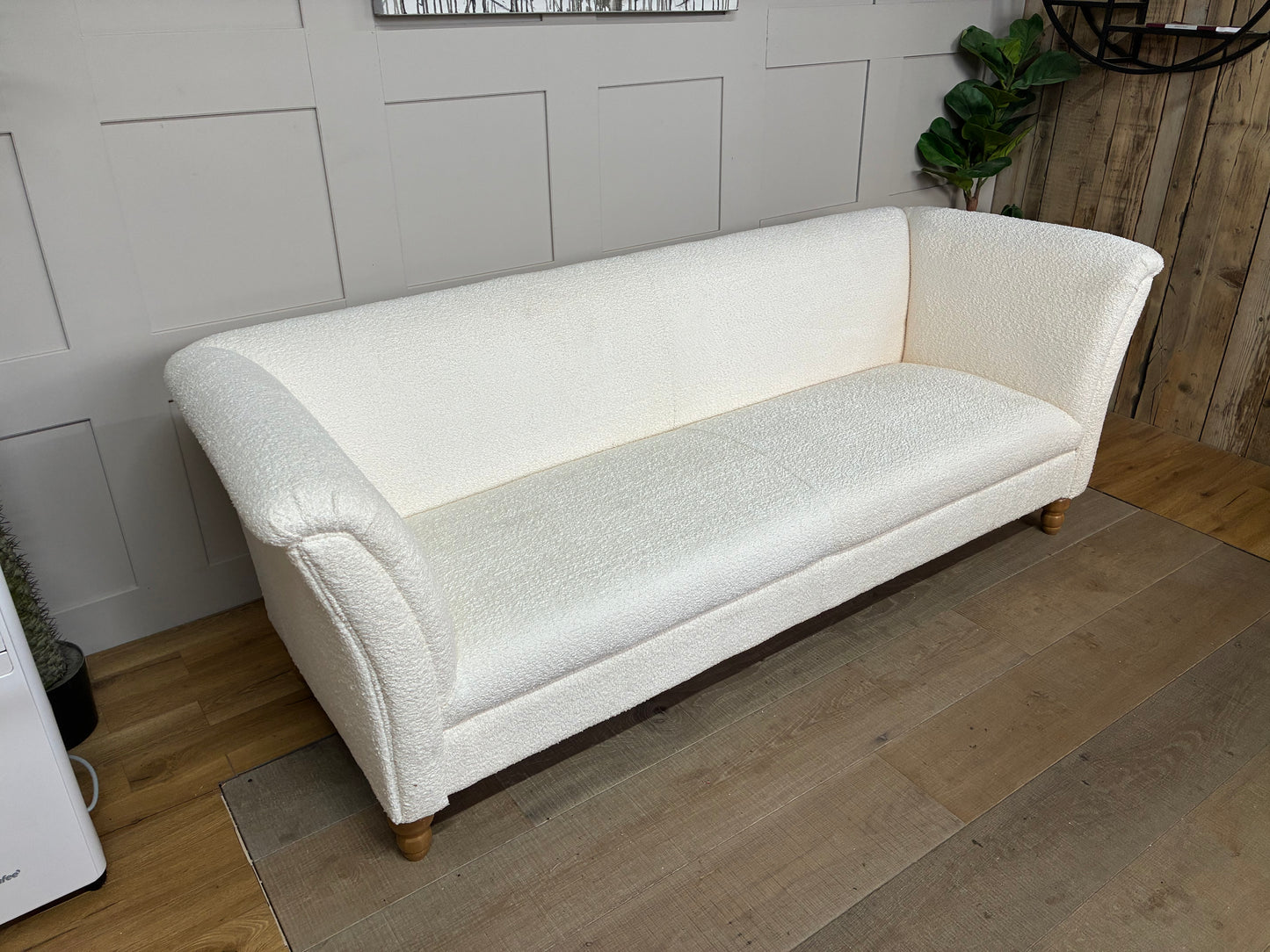 GRANDY LARGE 3 SEATER SOFA IN boucle Rrp £2359..