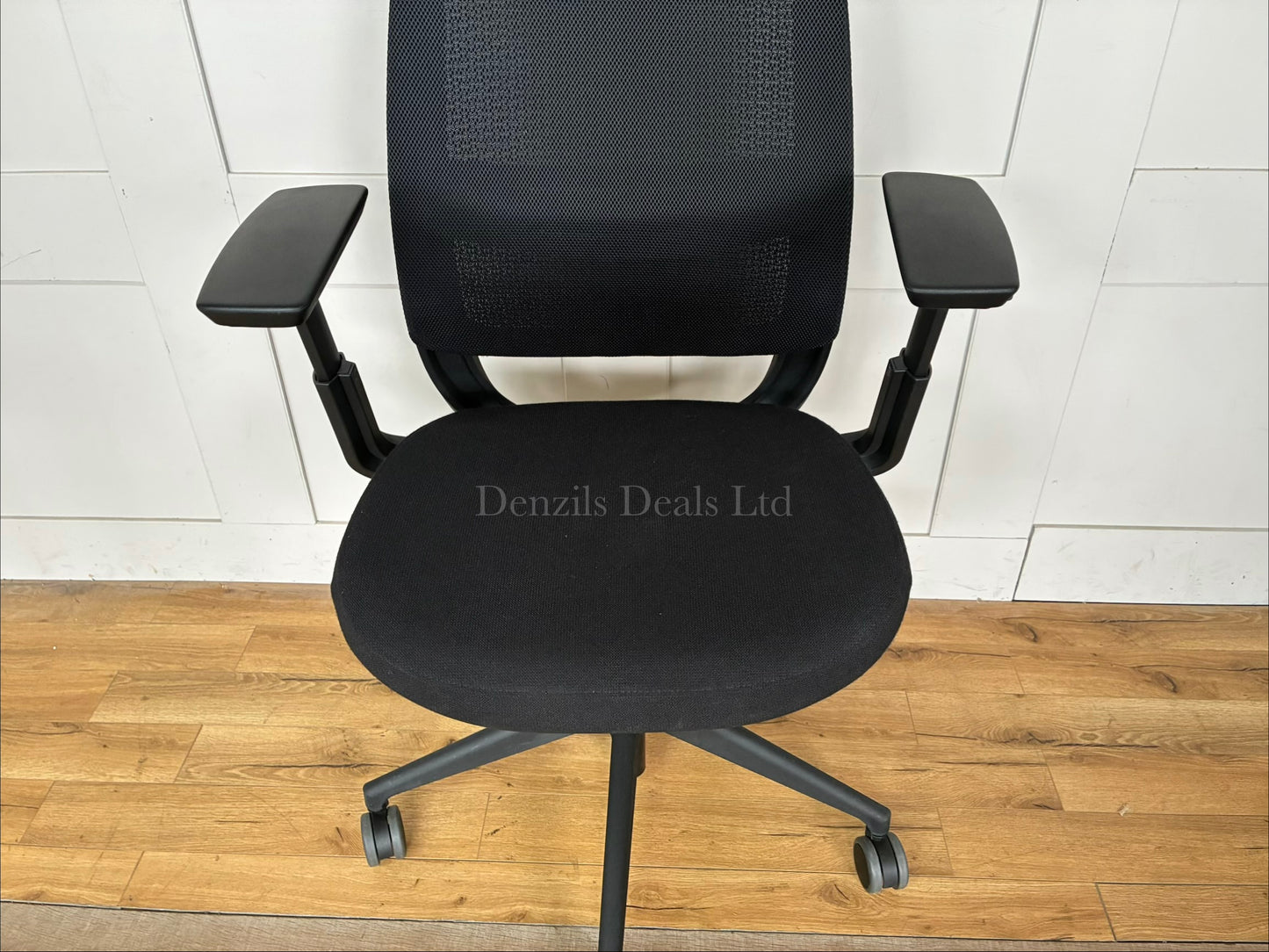 Steelcase Series 2 Office Chair With LiveBack Lumbar Support And 4D Armests R8