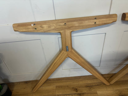 John Lewis Poise 6-10 Seater Extending Dining Table £1100 - Oak