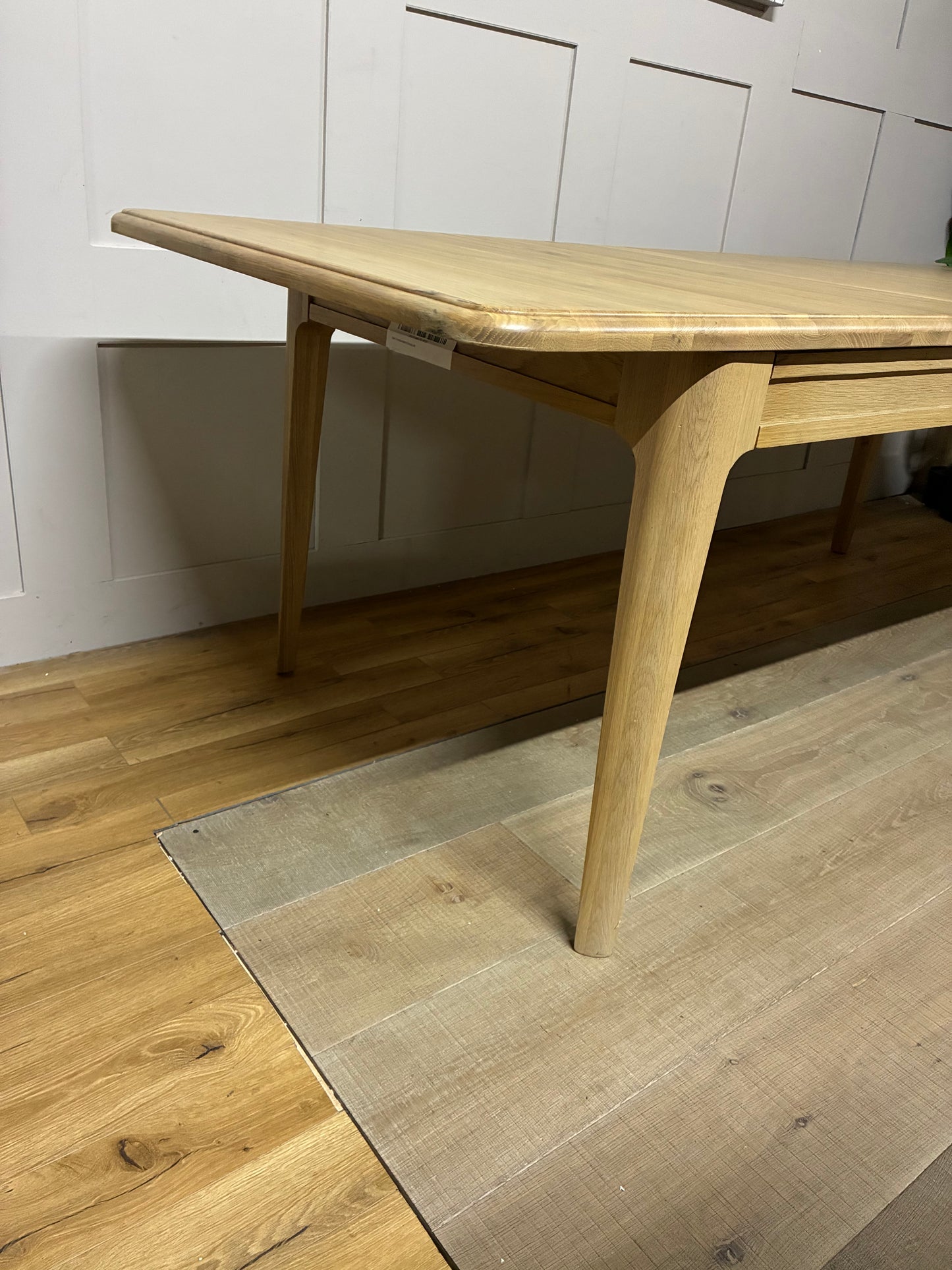 NEWTON Light Natural Solid Oak 6-8 Seater Extendable Dining Table