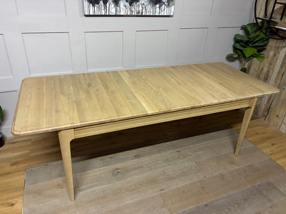NEWTON Light Natural Solid Oak 6-8 Seater Extendable Dining Table