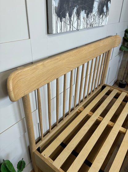 Gallery Direct Hatfield Natural Oak Spindle King Size Bed Frame Rrp £659 R61