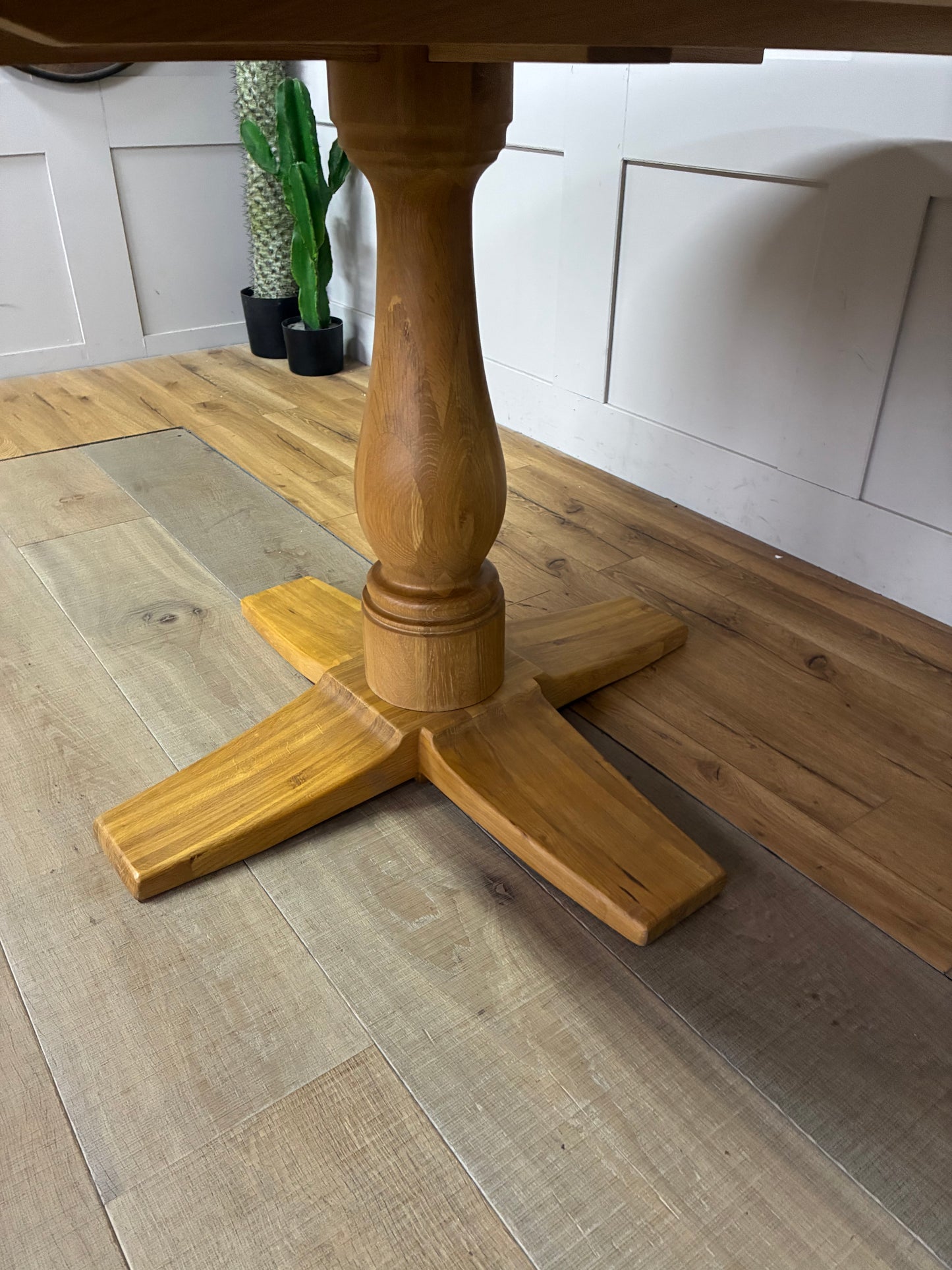 Oak FurnitureLand Round Dining Table, Henley, Natural Oak RRP £860