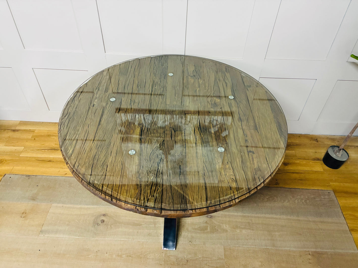 Solid Wood Round Dining Table - Furniture Village Chennai Range R62