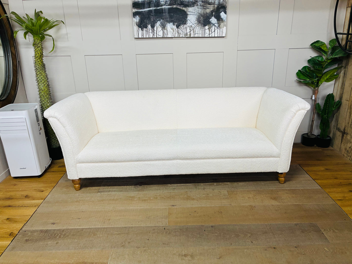 GRANDY LARGE 3 SEATER SOFA IN boucle Rrp £2359..