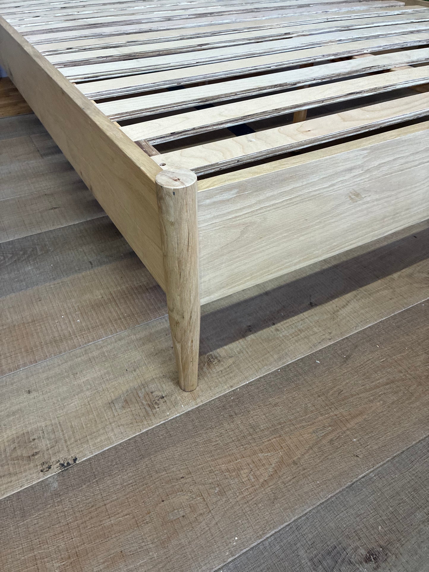 Gallery Direct Hatfield Natural Oak Spindle King Size Bed Frame Rrp £659 R61