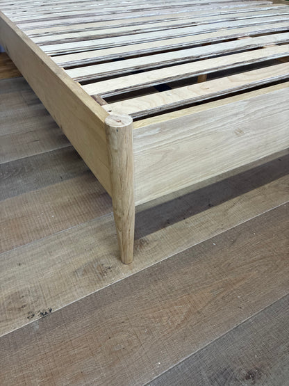 Gallery Direct Hatfield Natural Oak Spindle King Size Bed Frame Rrp £659 R61