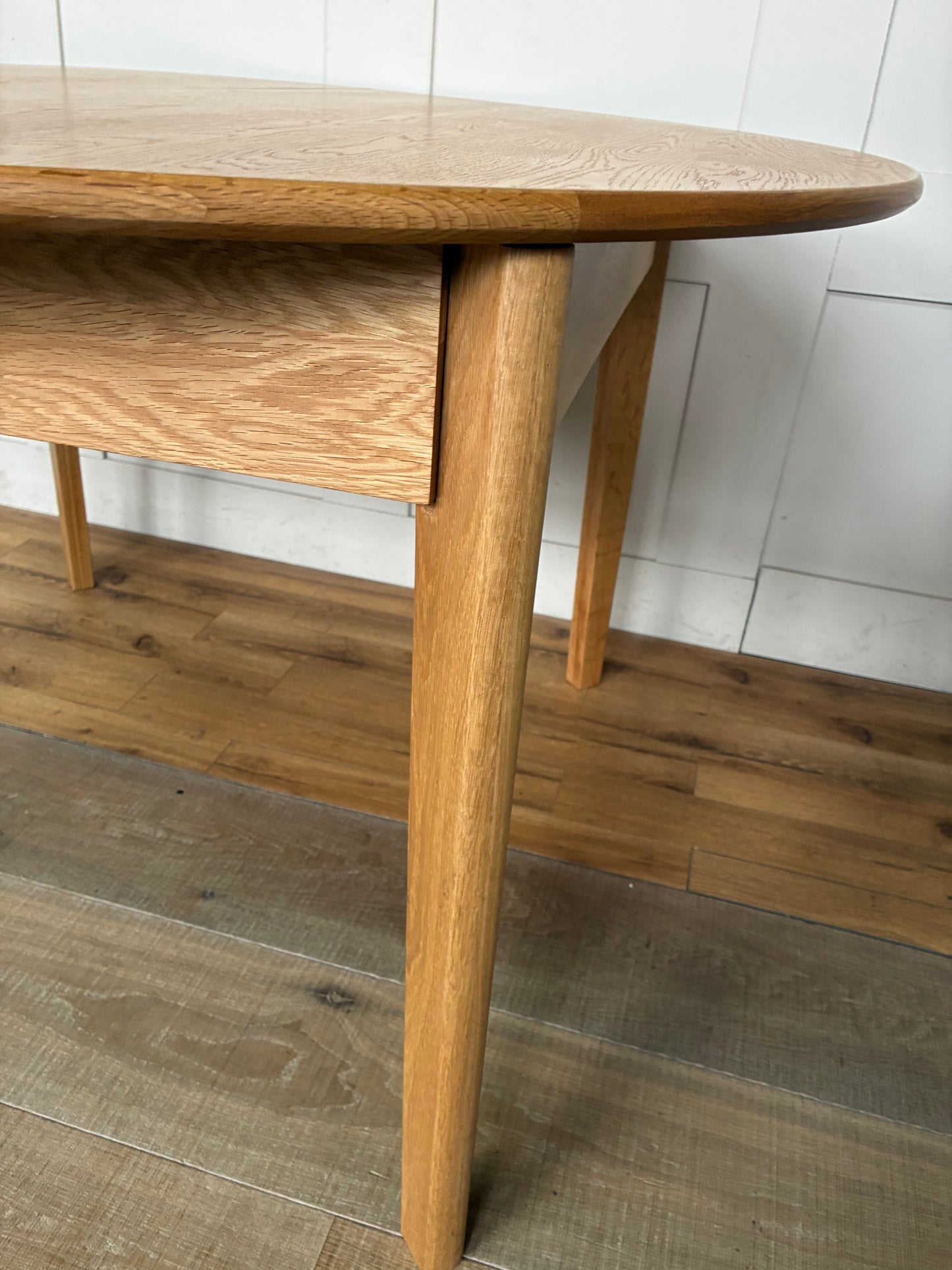 Fishe & Lilly WRIGHT OAK ROUND EXTENDABLE DINING TABLE Rrp £799