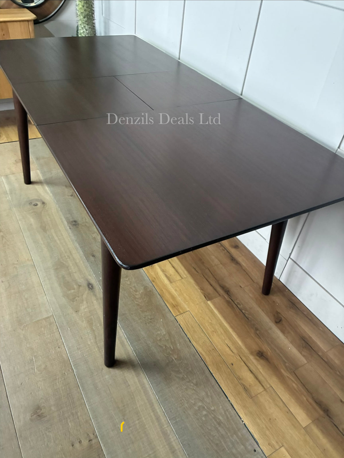 Fishe & Lilly Norway Walnut 4-6 Seater Dining Table RRP £899.99