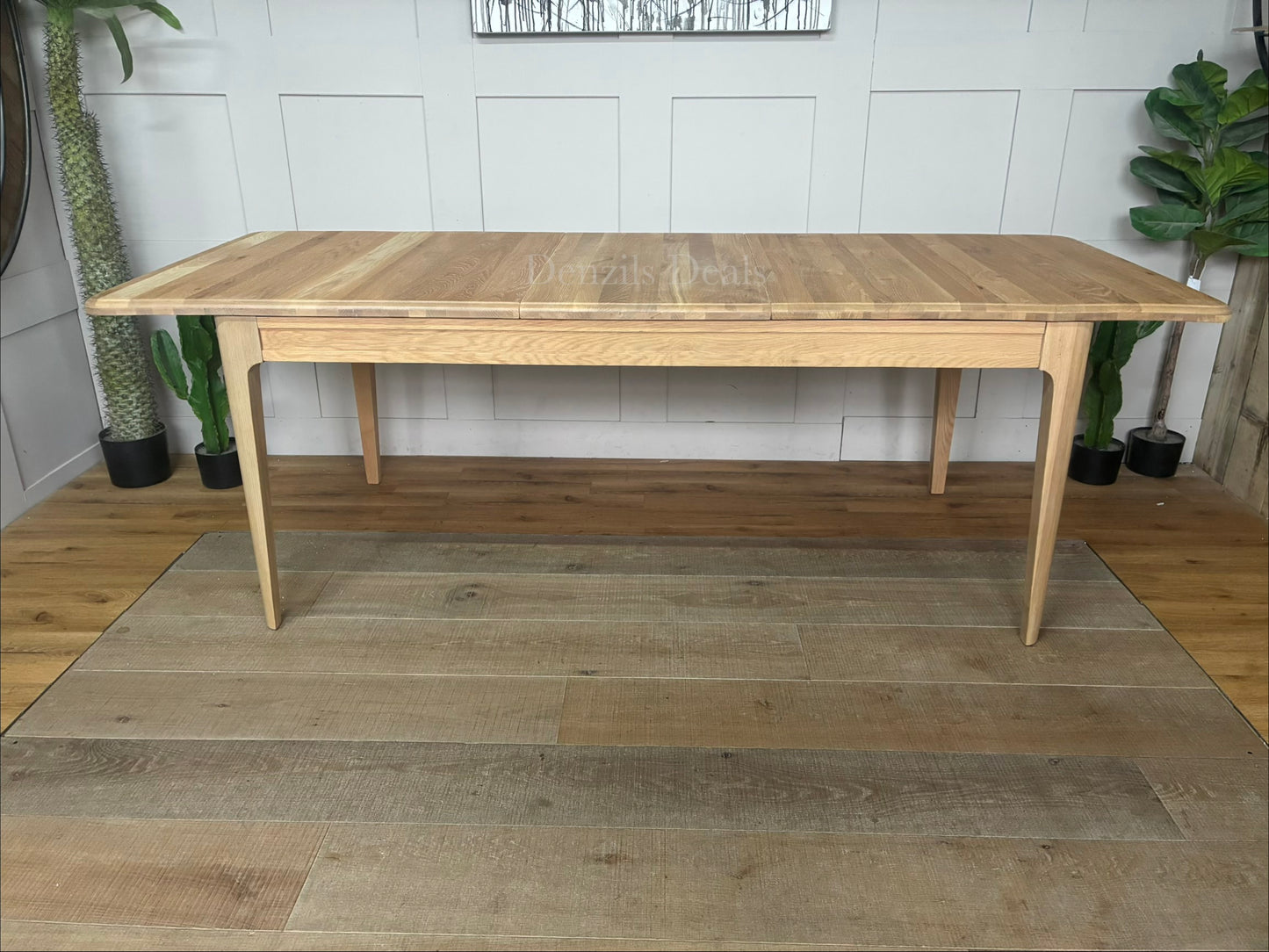 NEWTON Light Natural Solid Oak 6-8 Seater Extendable Dining Table Rrp £869