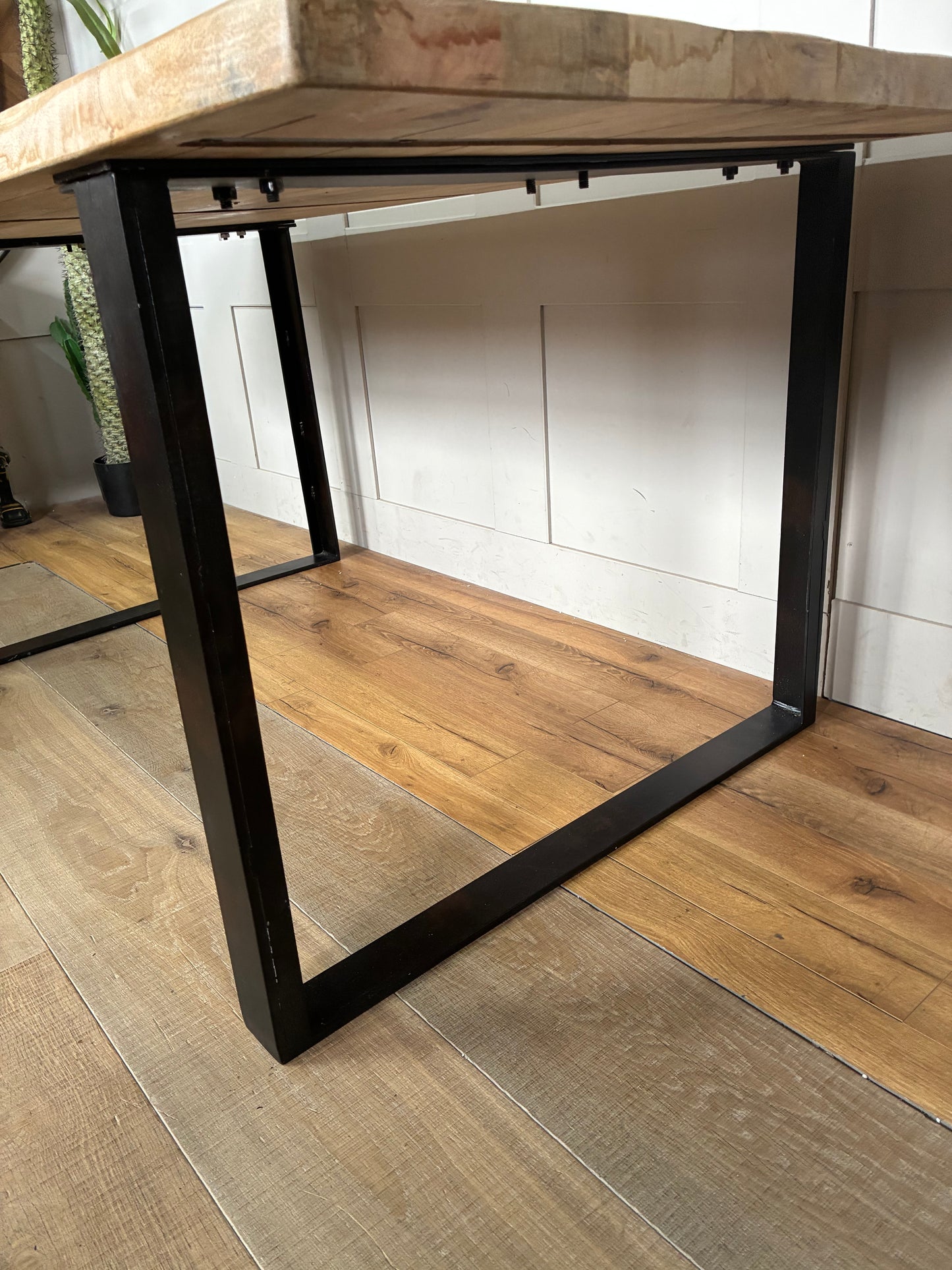 Nkuku Fia 6 Seater Mango Wood Dining Table, Natural Rrp £1250 R63