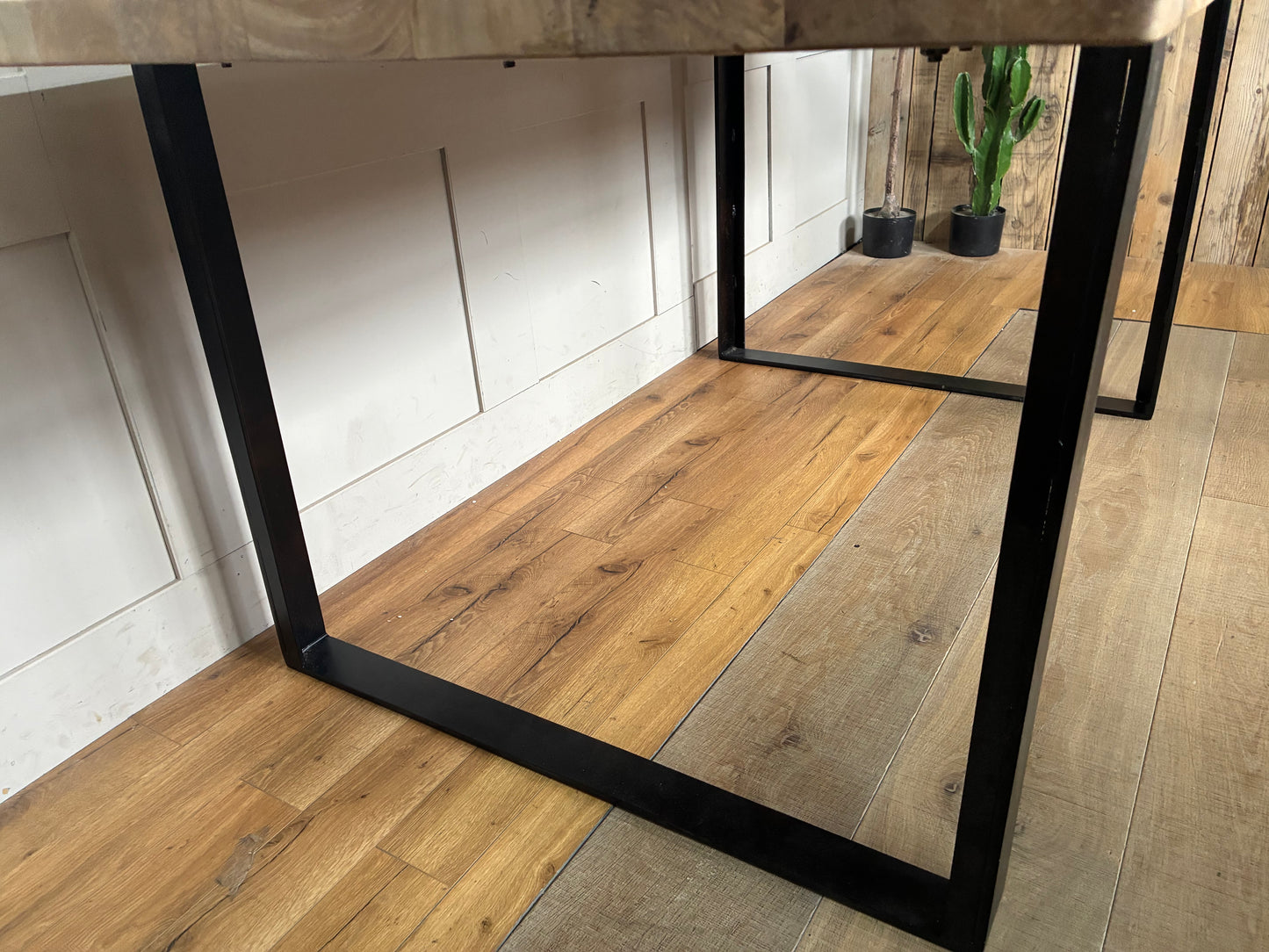 Nkuku Fia 6 Seater Mango Wood Dining Table, Natural Rrp £1250 R63