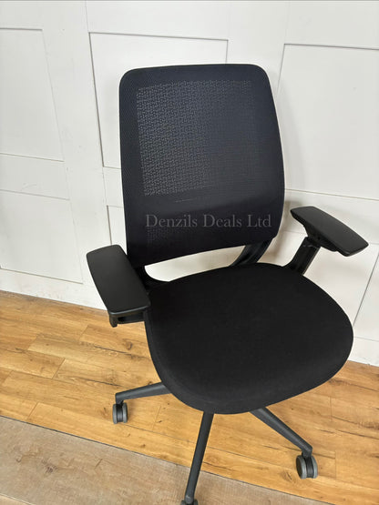 Steelcase Series 2 Office Chair With LiveBack Lumbar Support And 4D Armests R8
