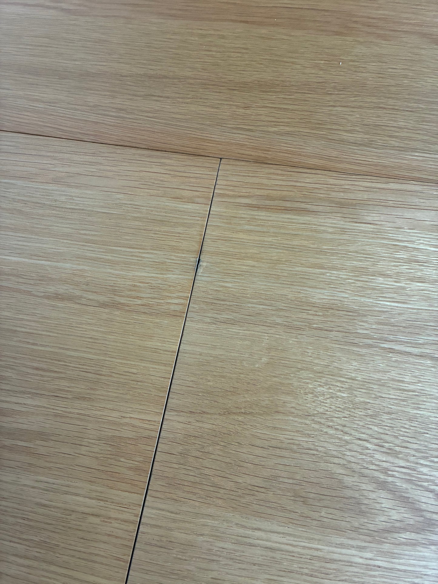Fishe & Lilly WRIGHT OAK ROUND EXTENDABLE DINING TABLE Rrp £799