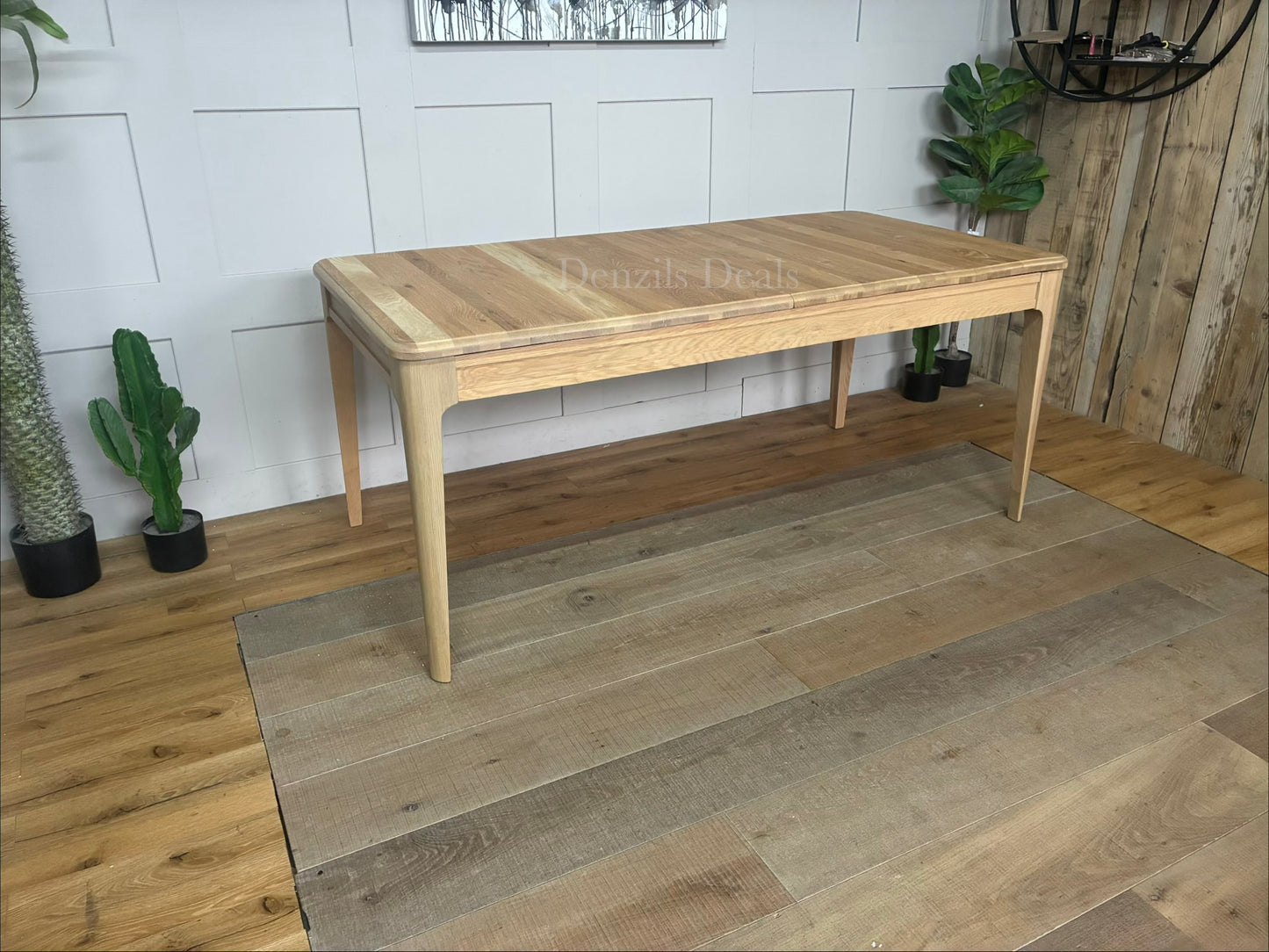 NEWTON Light Natural Solid Oak 6-8 Seater Extendable Dining Table Rrp £869