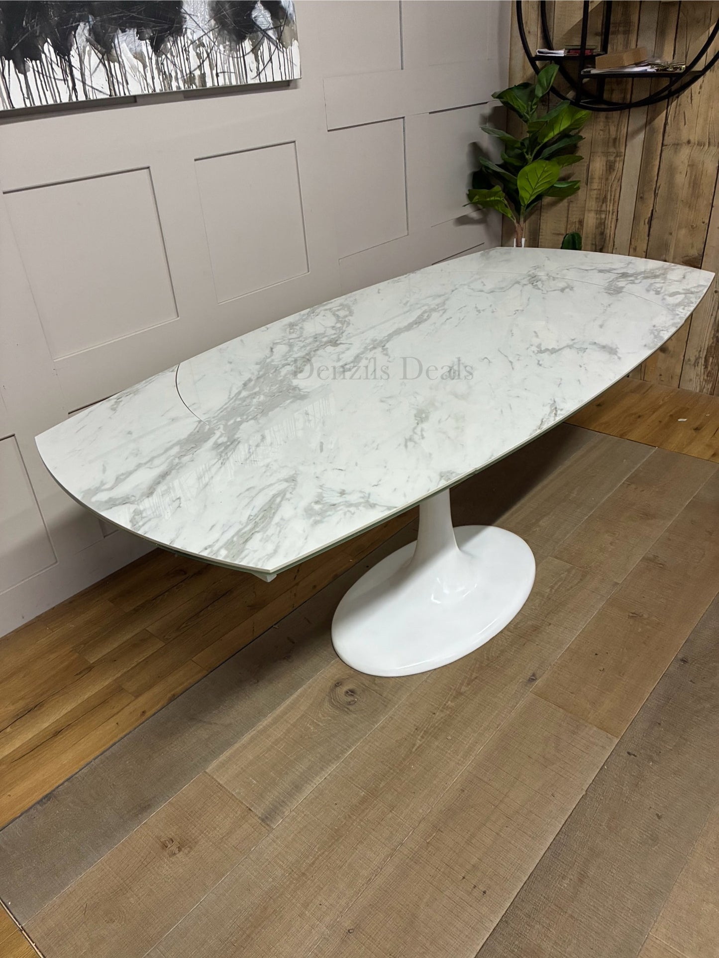 DFS Lille White Ceramic Marble Effect 4-6 Seater Extending Dining Table RRP £799