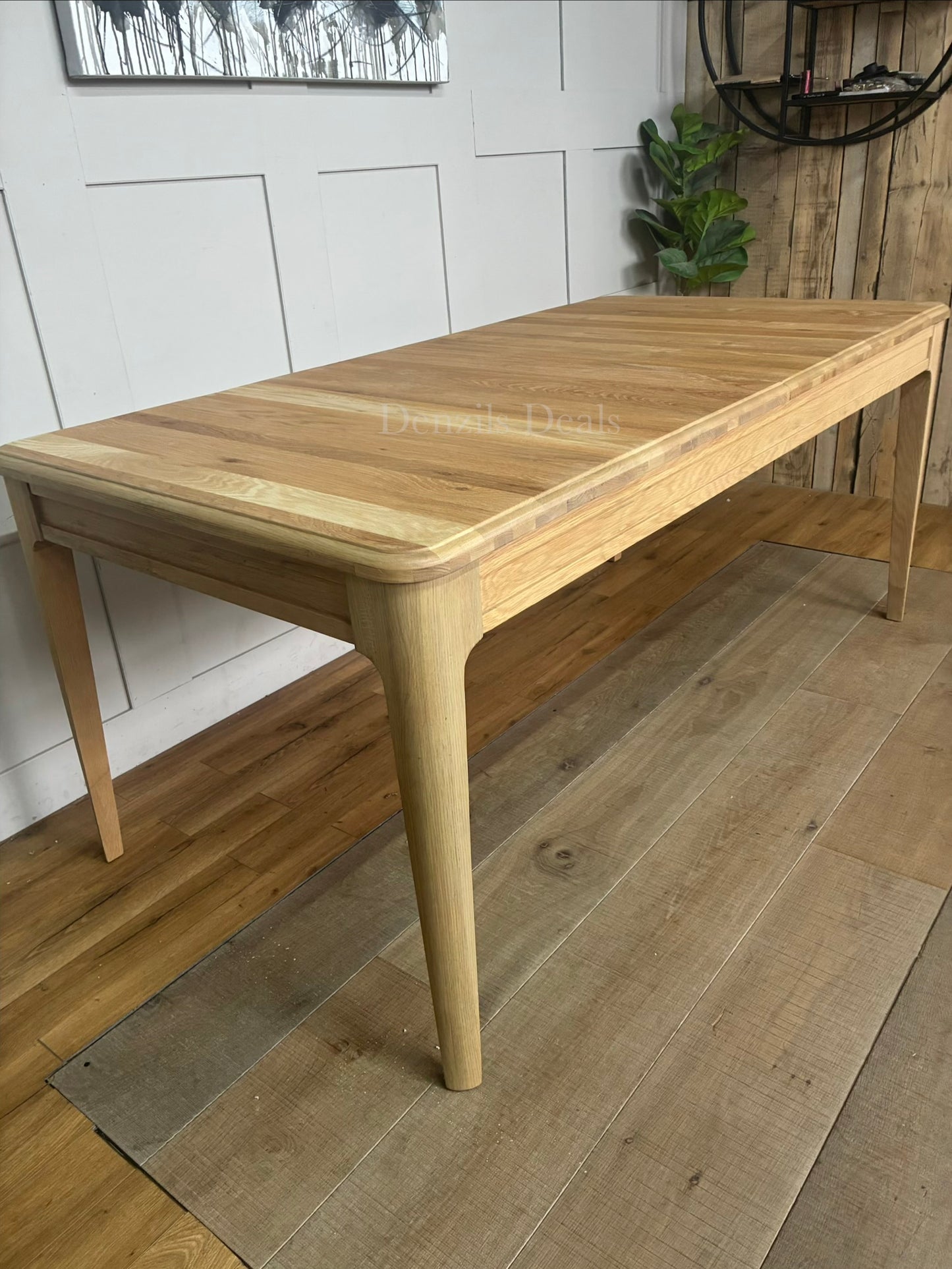 NEWTON Light Natural Solid Oak 6-8 Seater Extendable Dining Table Rrp £869