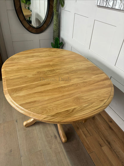 Hertford/Whatley 100cm-130cm extending Round Oak Pedestal Table 
 RRP £599