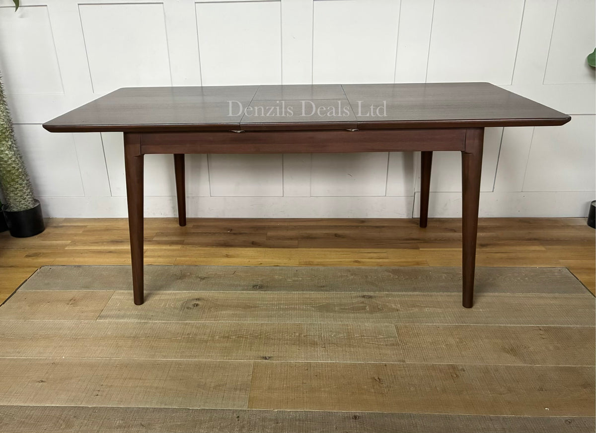 Fishe & Lilly Norway Walnut 4-6 Seater Dining Table RRP £899.99