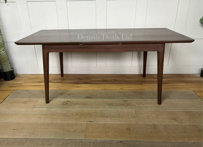 Fishe & Lilly Norway Walnut 4-6 Seater Dining Table RRP £899.99