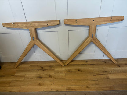 John Lewis Poise 6-10 Seater Extending Dining Table £1100 - Oak
