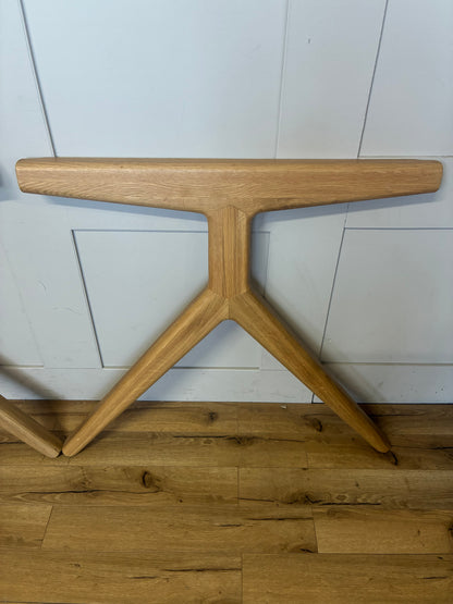 John Lewis Poise 6-10 Seater Extending Dining Table £1100 - Oak