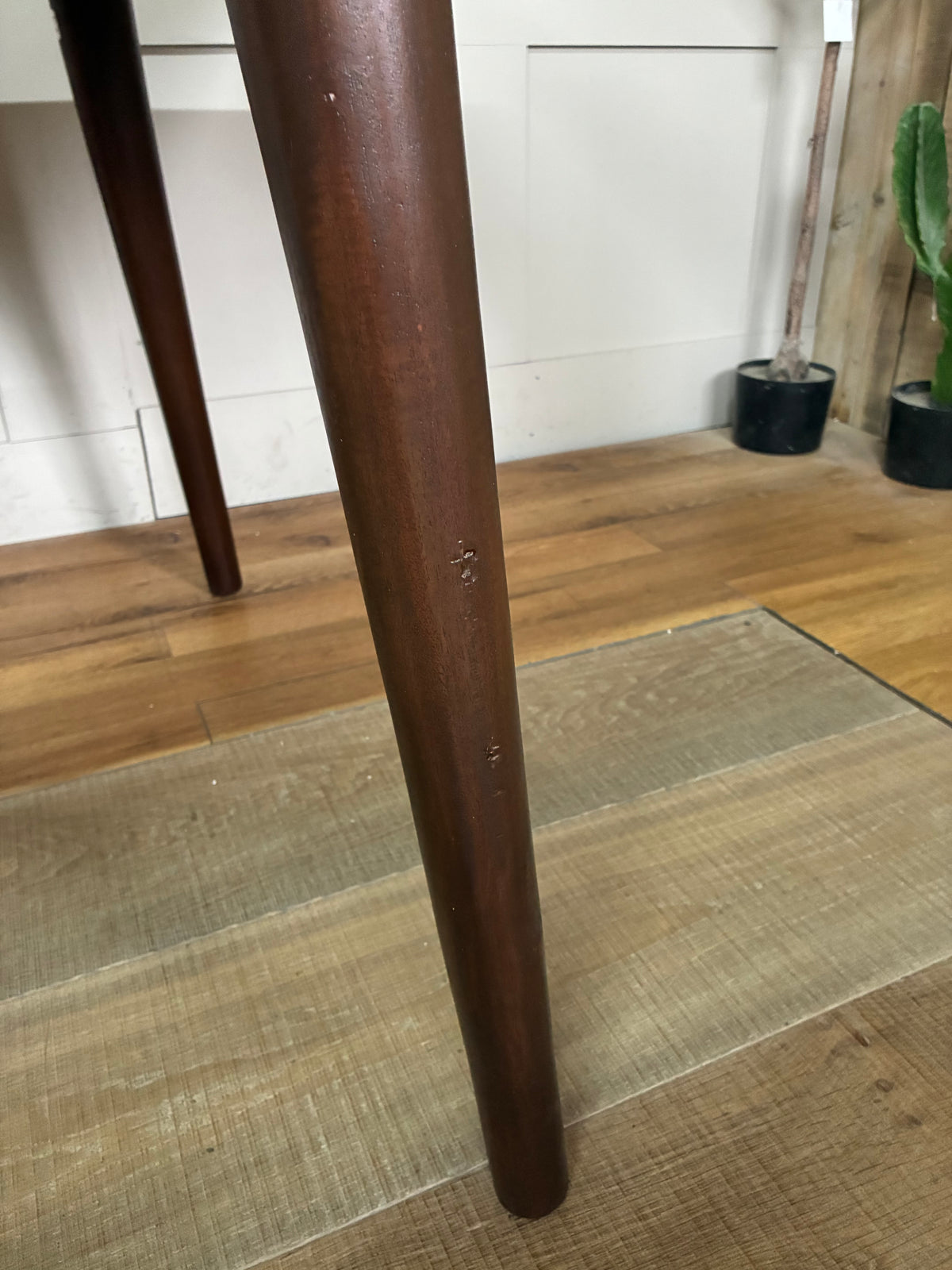 Fishe & Lilly Norway Walnut 4-6 Seater Dining Table RRP £899.99